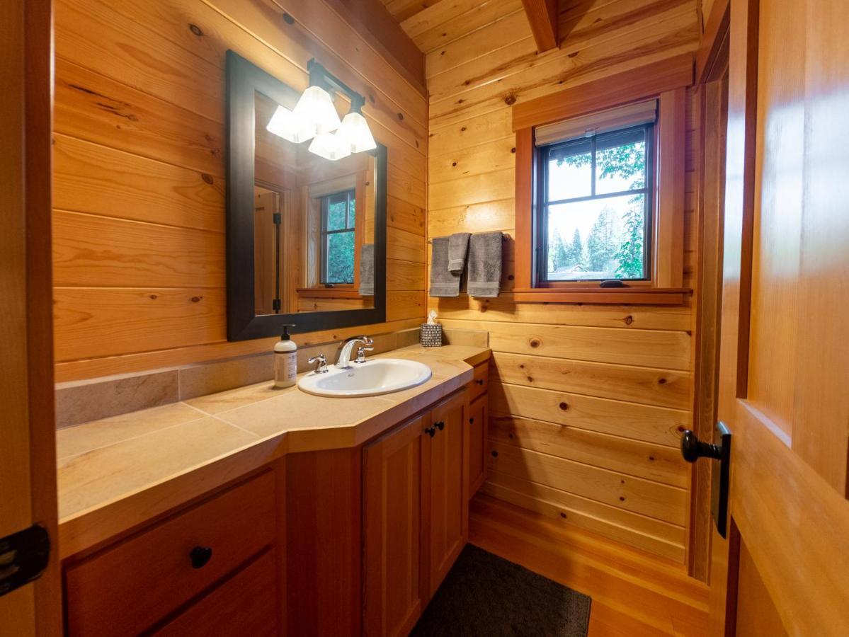 On The River Wooded Bliss Cabin Near Loloma McKenzie Bridge 外观 照片