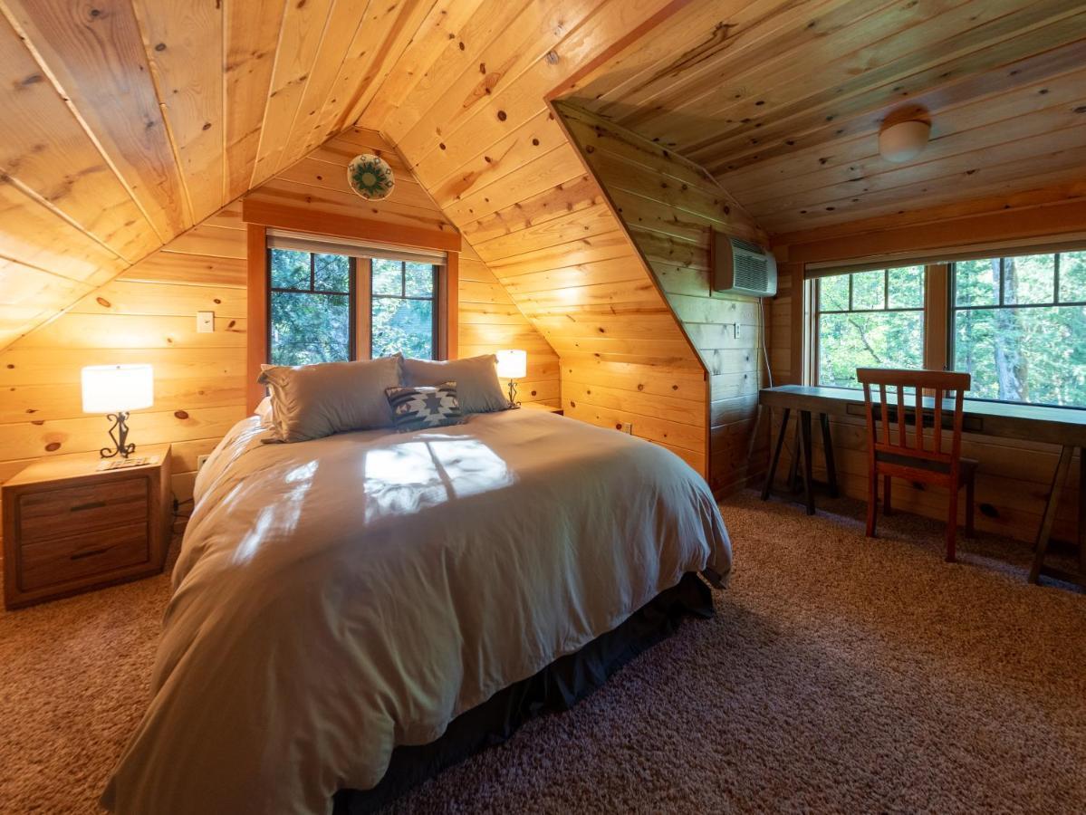 On The River Wooded Bliss Cabin Near Loloma McKenzie Bridge 外观 照片