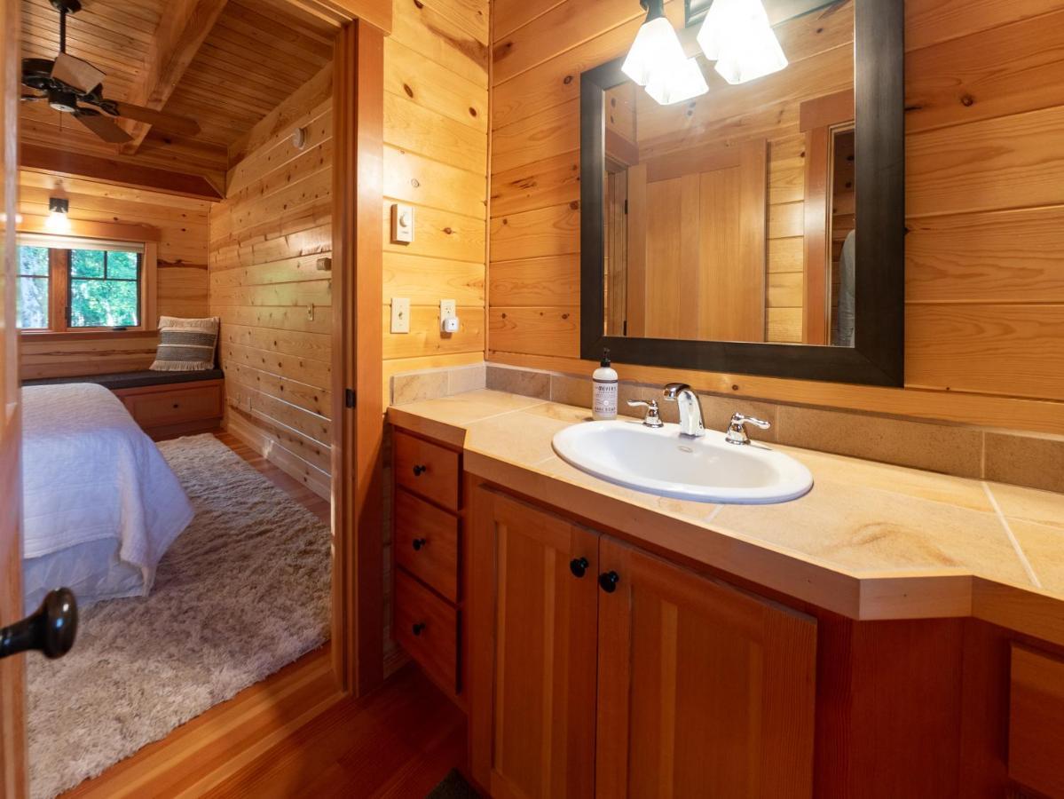 On The River Wooded Bliss Cabin Near Loloma McKenzie Bridge 外观 照片